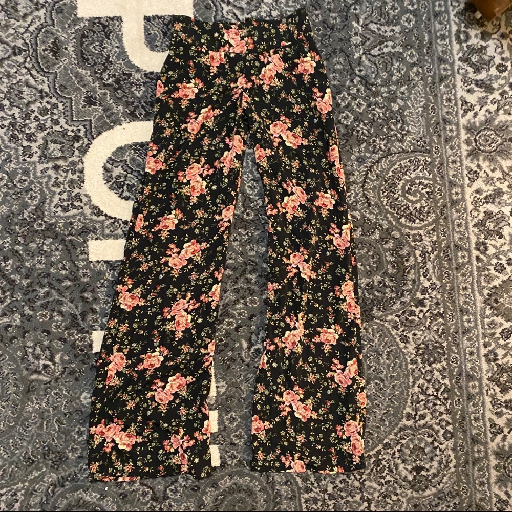 Wideleg Whispy Silky flowing floral pants 👖
